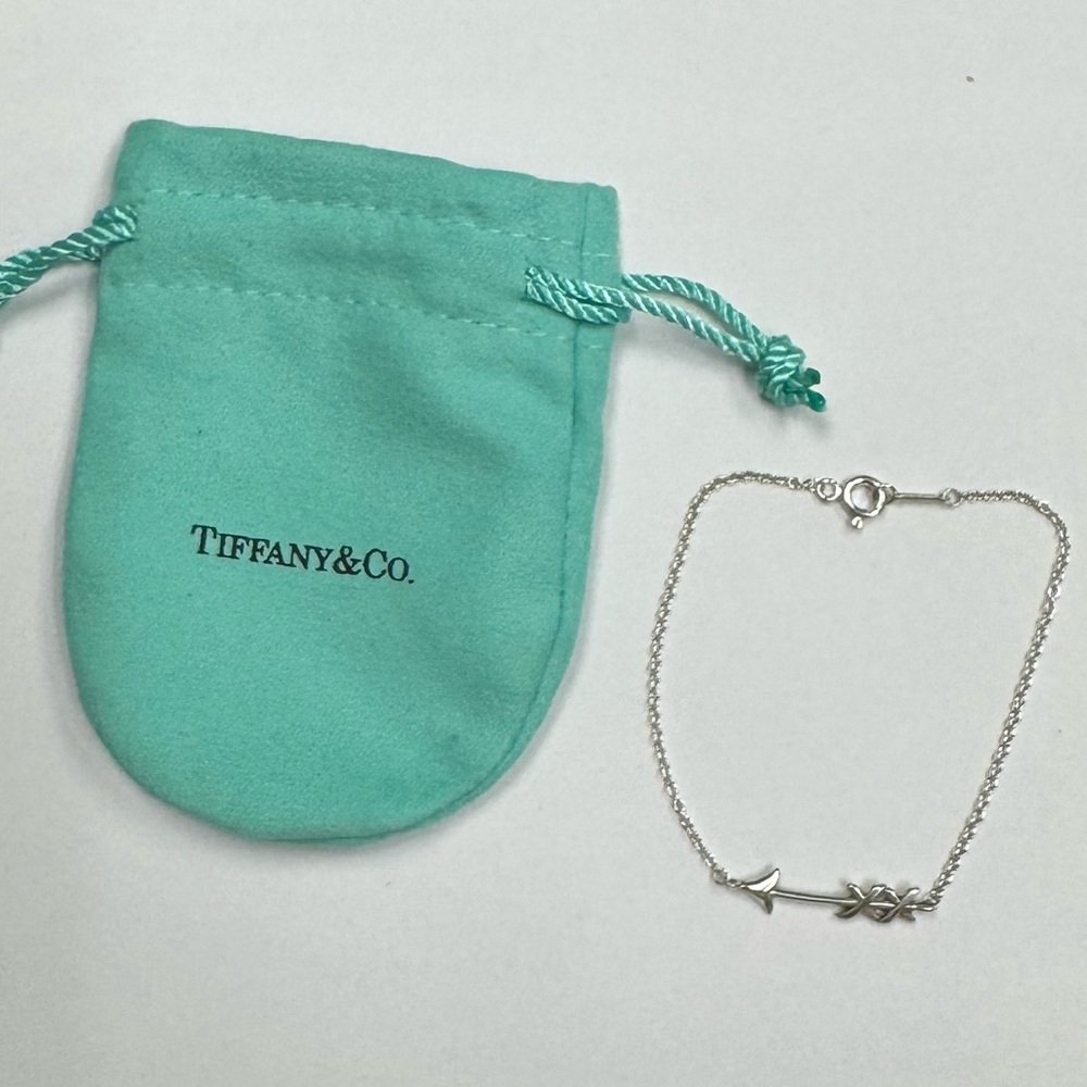 Tiffany & Co . Graffiti arrow bracelet